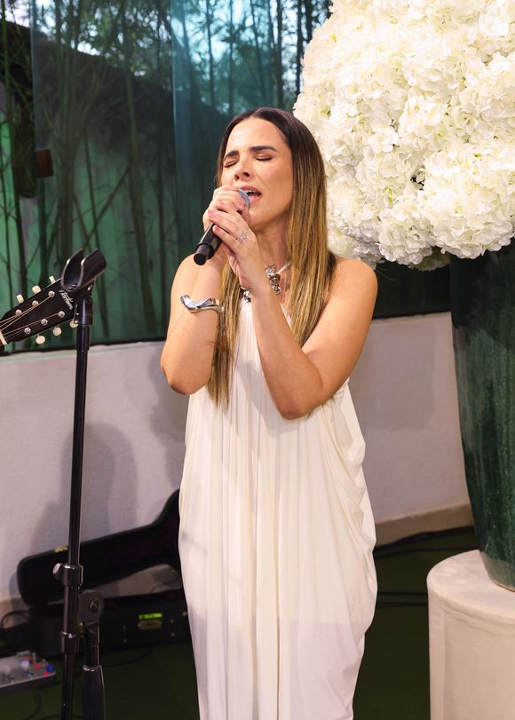 Wanessa Camargo cantou no batizado da irmã, Clara, em 18 de agosto de 2025