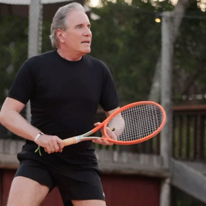 Apesar de incomum no Brasil, o pickleball é uma prática esportiva que tem muitos adeptos famosos, incluindo Gisele Bündchen