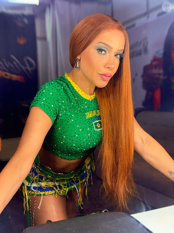 Viviane Batidão é uma das principais cantoras do Norte brasileiro, sendo conhecida como 'Rainha do Tecnomelody'