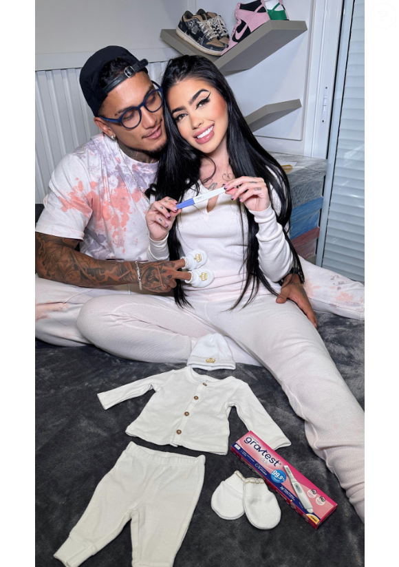 Em maio de 2023, MC Mirella anunciou sua primeira gravidez de Dynho Alves