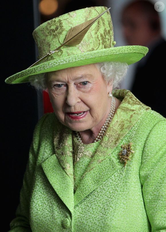 Aprenda a fazer a sobremesa queridinha de Elizabeth II e assista a um vídeo do preparo acessando a matéria desta galeria!