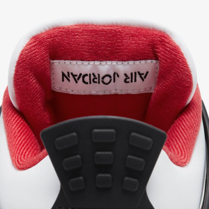 Muito antes da era do hype, o Air Jordan 4 Fire Red já conquistava fãs ao redor do mundo e se tornava um dos modelos mais icônicos da história da Nike