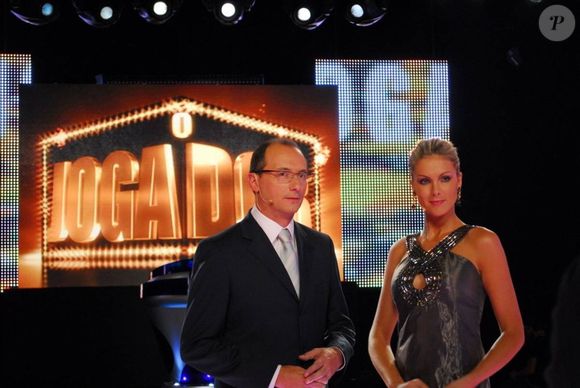 2007 - Em 2007, Ana Hickmann e Britto Jr. comandaram o programa 'O Jogador'