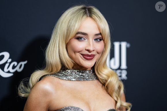 A cantora Sabrina Carpenter se apresentou no Lollapalooza Argentina no último final de semana