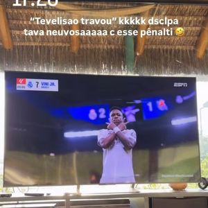 Assistindo ao jogo de casa, Virgínia Fonseca foi ao delírio com a homenagem: "Lindo, te amo! Você é fod4"