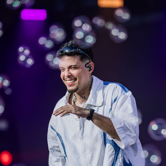Felipe Amorim enviou flores para Virgínia Fonseca como agradecimento pela ajuda da influencer no sucesso da música ‘Eu vou na sua casa’