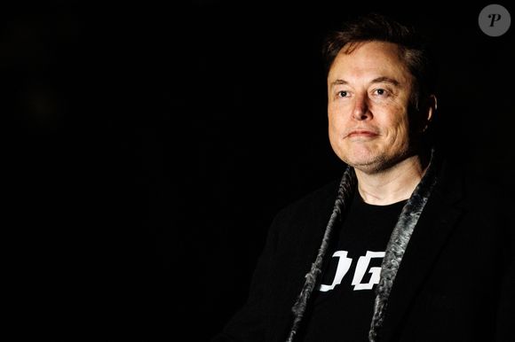 Elon Musk esteve no centro dos holofotes por conta da polêmica com a influenciadora Ashley St. Clair, de 26 anos