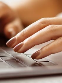 Essas cinco cores de unhas são as mais bonitas para começar setembro como a mais elegante e bonita do escritório