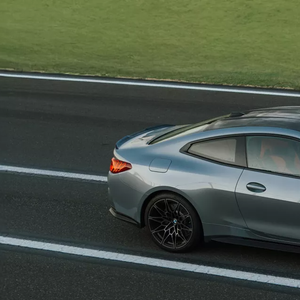 Luxo sobre rodas: o BMW M4 Competition dirigido por Neymar antes do jogo do Santos tem motor 3.0 biturbo e 510 cavalos