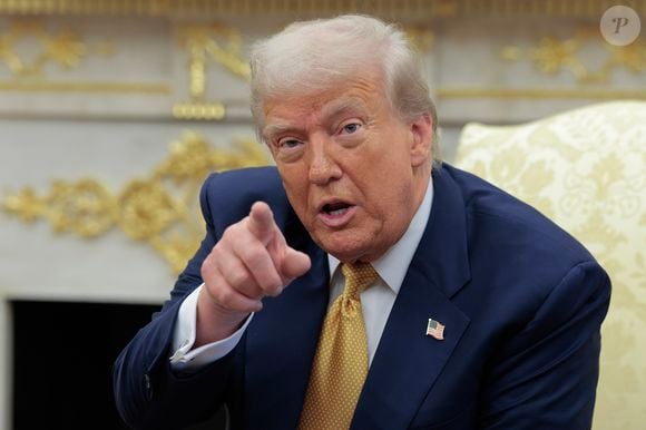 Depois do ataque, Donald Trump veio às redes sociais para dizer que o líder do irã, Ali Khamenei, foi morto