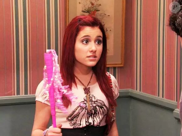 Ariana Grande começou a fazer sucesso com a série 'Brilhante Victoria', da Nickelodeon