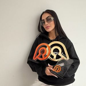 MC Mirella é estrela de plataformas de conteúdo adulto