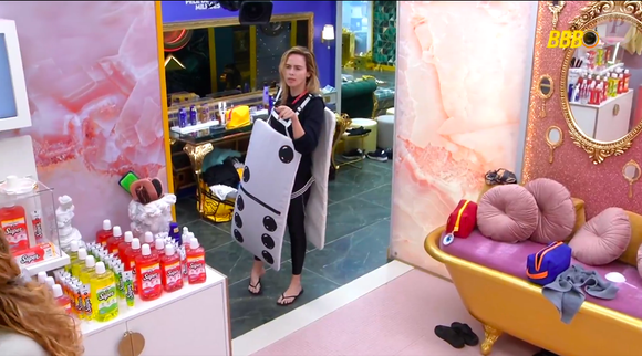 Ana Paula Renault começou o dia tendo um embate com Sarah Andrade