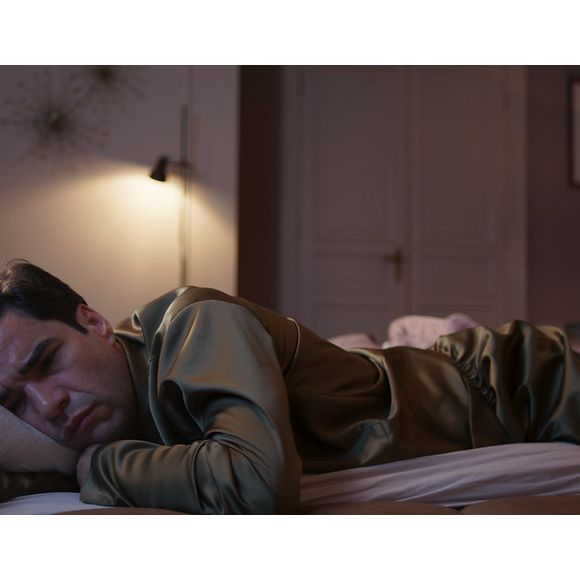 Ator da novela 'Beleza Fatal', Caio Blat criticou falta de lei no Brasil envolvendo direitos de atores sobre produções: 'Só existe direito autoral para o autor da novela e para o diretor. Os atores só têm os direitos conexos'