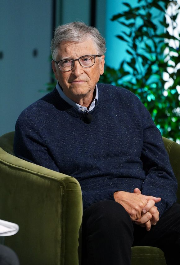 O cofundador da Microsoft destinou apenas 1% de sua fortuna de R$ 614 bilhões aos filhos, doando o restante para a sua fundação filantrópica. "É um desserviço para as crianças receberem somas gigantescas de dinheiro. Isso distorce o caminho delas", justificou.