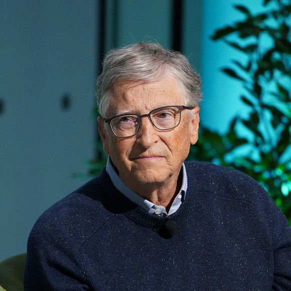 O cofundador da Microsoft destinou apenas 1% de sua fortuna de R$ 614 bilhões aos filhos, doando o restante para a sua fundação filantrópica. "É um desserviço para as crianças receberem somas gigantescas de dinheiro. Isso distorce o caminho delas", justificou.