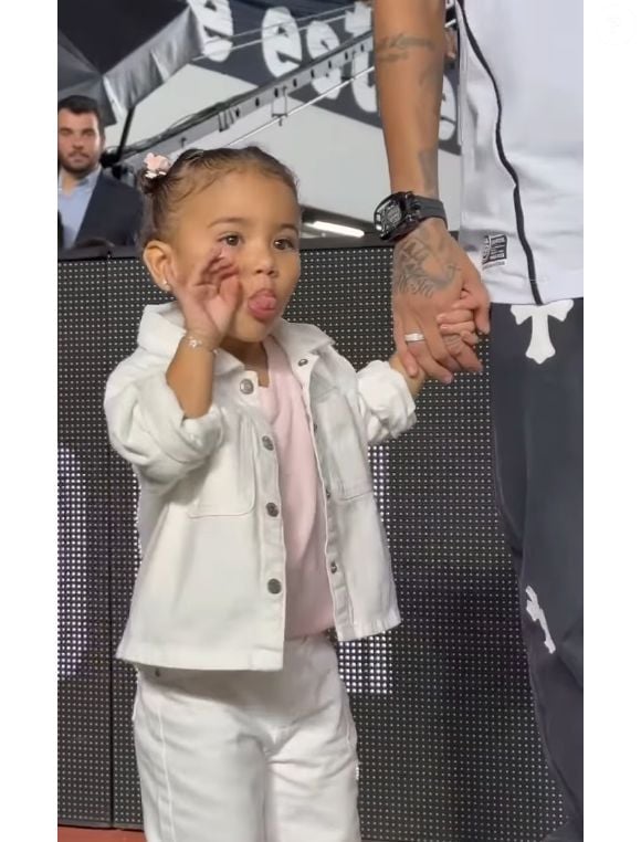 Filha mais velha de Neymar e Bruna Biancardi, Mavie foi elogiada por Carol Dantas, ex do jogador: ''Muito linda'