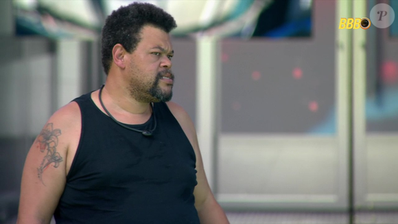 Falas polêmicas de Babu Santana sobre Ana Paula Renault e alianças no BBB 26 colocaram o veterano no centro do cancelamento nas redes sociais