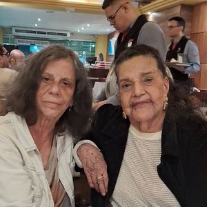 2023: Maria Gladys apareceu muito diferente ao publicar foto com uma amiga