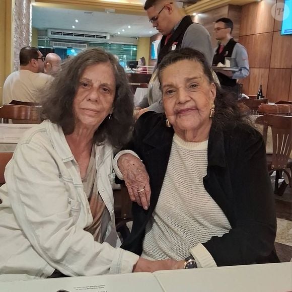 2023: Maria Gladys apareceu muito diferente ao publicar foto com uma amiga