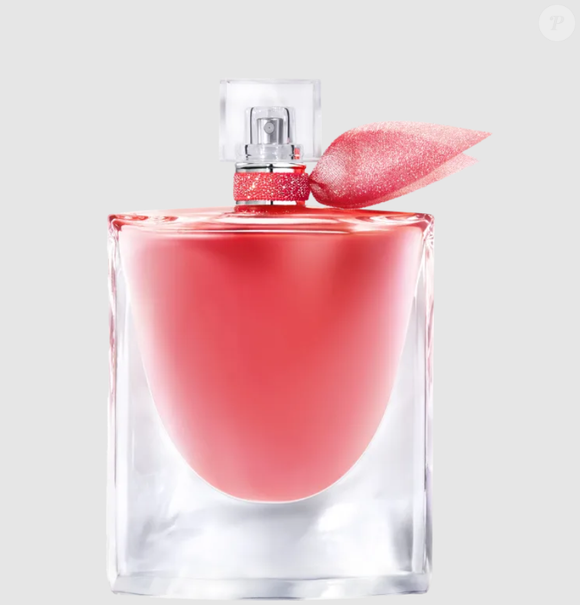 Perfume La Vie Est Belle Intensément é considerado uma variante intensa, elegante e presente na medida certa, com notas de framboesa, íris, baunilha, benjoim e patchouli.