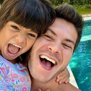 Sophia, filha de Maíra Cardi e Arthur Aguiar, tem 6 anos