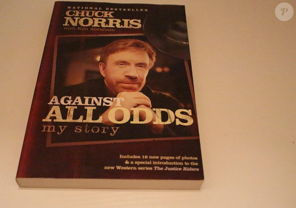 A autobiografia de Chuck Norris, denominada 'Against All Odds: My Story', trouxe à tona detalhes do relacionamento conturbado do ator com seu pai, Ray Norris.