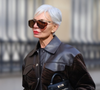 Nem preto, nem branco: o tênis Adidas na cor '101 Dálmatas' é perfeito para mulheres estilosas 50+ neste Inverno; e daria inveja até na Cruella de Vil