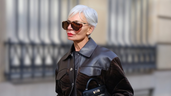 Nem preto, nem branco: o tênis Adidas na cor '101 Dálmatas' é perfeito para mulheres estilosas 50+ neste Inverno; e daria inveja até na Cruella de Vil