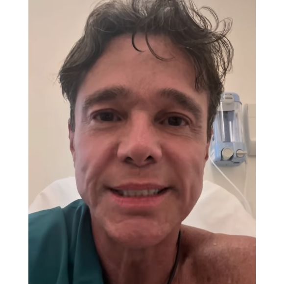 Com câncer, cantor Netinho raspou o próprio cabelo antes de iniciar tratamento