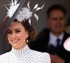 Desde o ano passado, o poá vem se destacando entre as produções de moda e apareceu até no guarda-roupa de Kate Middleton, reforçando o retorno da estampa