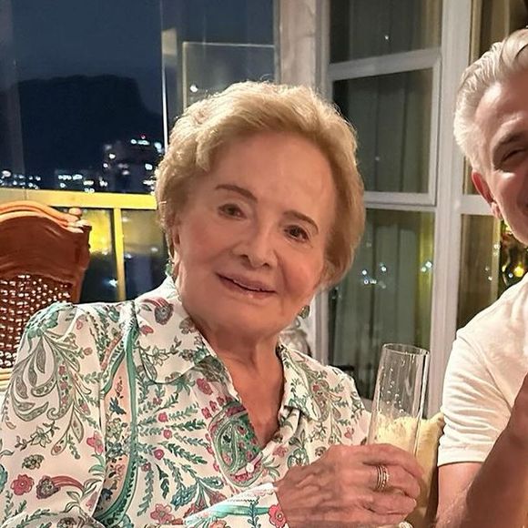 Após a morte de Tarcísio Meira, Glória Menezes contou que estava ficando muito sozinha em São Paulo e decidiu morar no Rio de Janeiro, onde tinha os filhos por perto