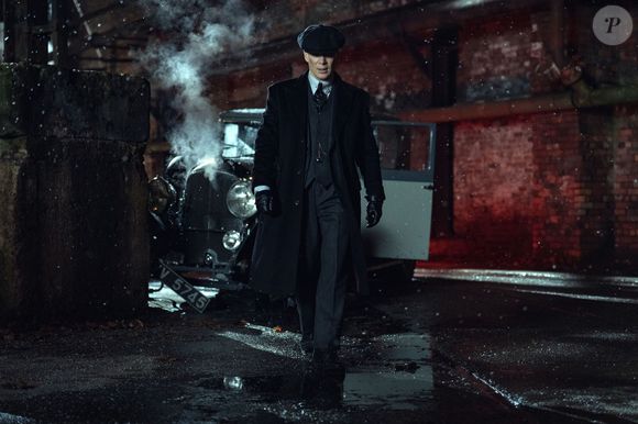 No novo filme da Netflix, Tommy Shelby retorna da aposentadoria para enfrentar uma conspiração nazista em Birmingham durante a Segunda Guerra Mundial