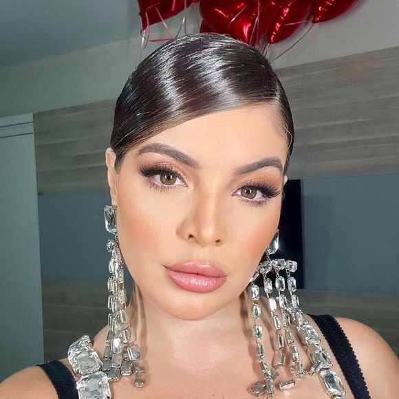 Gkay, no auge de sua carreira, sofreu um cancelamento terrível na web