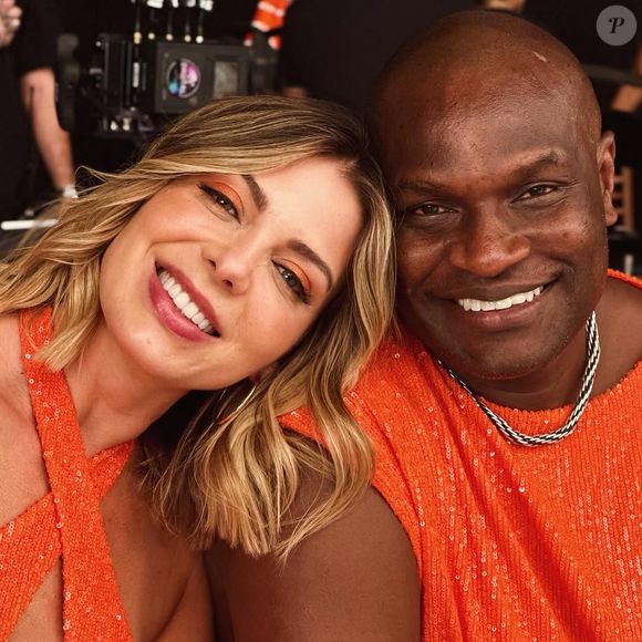 Sheila Mello pegou os fãs de surpresa ao revelar que viveu um romance com Jacaré, dançarino do É O Tchan, no auge da banda