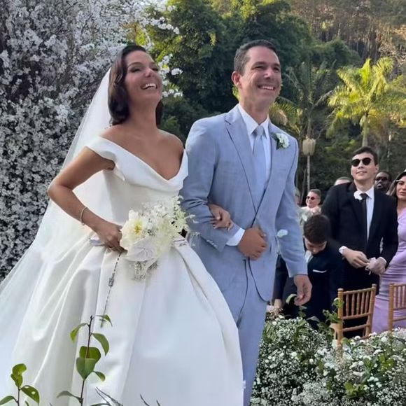 Isis Valverde e Marcus Buaiz se casaram no último final de semana em um espaço de eventos no interior de São Paulo