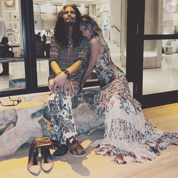 O cantor Steven Tyler tem 40 anos de diferença entre a esposa Aimee Ann Preston