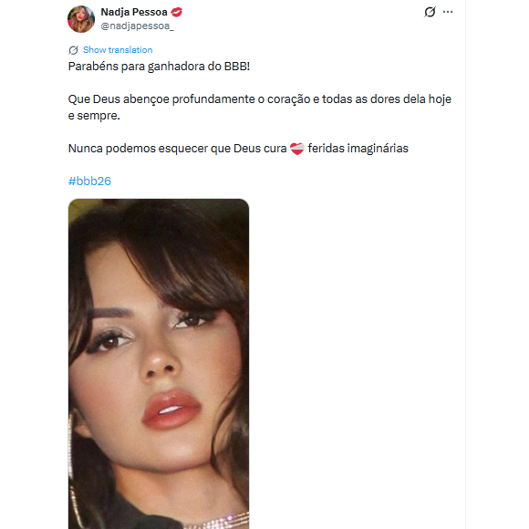 Nadja Pessoa postou uma foto de si mesma para parabenizar Ana Paula Renault, mas não cita seu nome