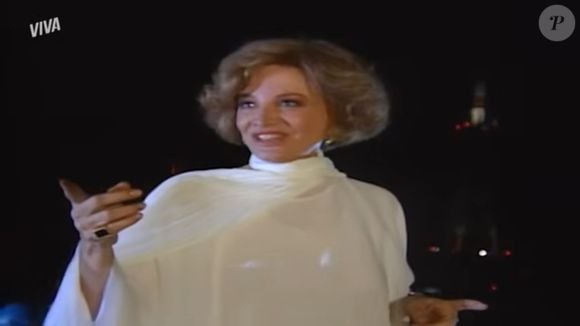 'Rainha da Sucata': Laurinha (Gloria Menezes) traiu Betinho (Paulo Gracindo); assim, Rafael (Maurício Mattar) não é irmão de Edu (Tony Ramos) e Alaíde (Patricia Pillar) por parte de pai