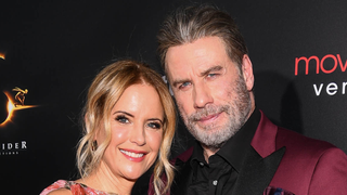 'Você estaria tão...': aos 72 anos e viúvo após casamento de quase três décadas, John Travolta emociona com post dedicado a esposa; Kelly Preston morreu aos 57 anos após batalha contra câncer de mama