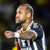 Neymar dá piti após derrota do Santos para o Mirassol, chama time de ‘pequeno’ e web não perdoa: 'Que final de carreira tenebroso'