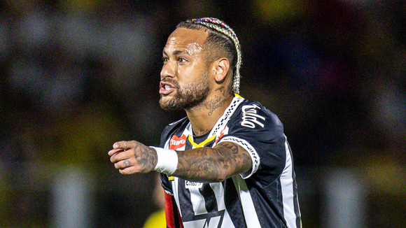 Neymar dá piti após derrota do Santos para o Mirassol, chama time de ‘pequeno’ e web não perdoa: 'Que final de carreira tenebroso'