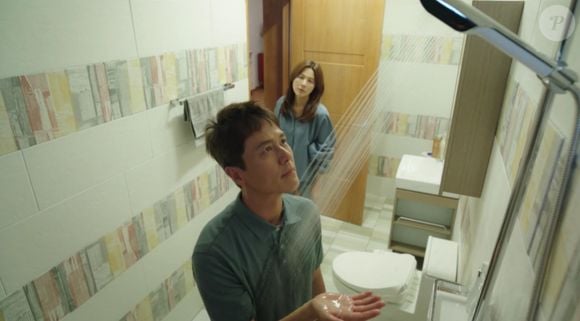 Do-hoon, o marido, descobre que tem Alzheimer e, para se não se tornar um fardo, decide se separar da esposa Soo-jin