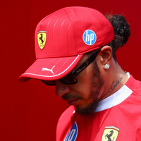 ‘Morreu nos meus braços': perda de companheiro devasta a vida de Lewis Hamilton