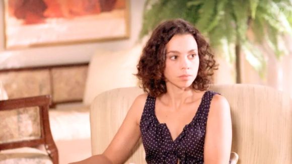 0 anos depois, Carla Marins revela seus desafios para viver Joyce em 'História de Amor'! A atriz comentou que engordou para a novela