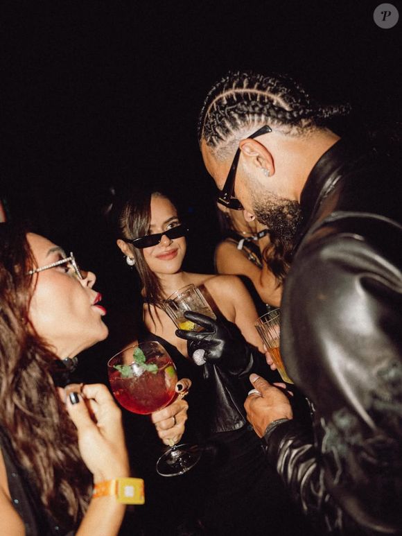 Memphis Depay comenta foto de Maisa Silva e reacende rumores de affair nas redes sociais após presença da atriz e apresentadora em seu aniversário em fevereiro de 2026