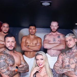 Andressa Urach transou com oito homens em um vídeo pornô