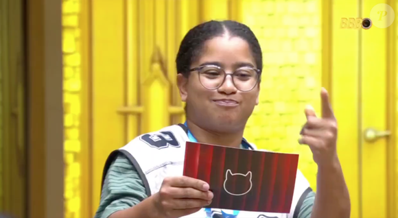 Milena explodiu de alegria e não conteve sua animação ao ler o Castigo do Monstro da semana