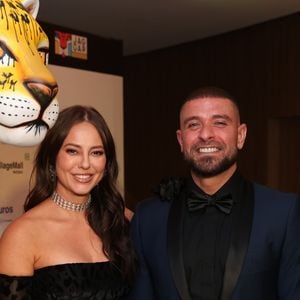 Paolla Oliveira e Diogo Nogueira são namorados desde 2021 e foram juntos à leilão em prol da preservação da onça-pintada