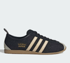 Adidas Japan aposta no acabamento em denim para atualizar o clássico tênis de perfil baixo, uma tendência que combina com produções casuais e também com looks mais sofisticados